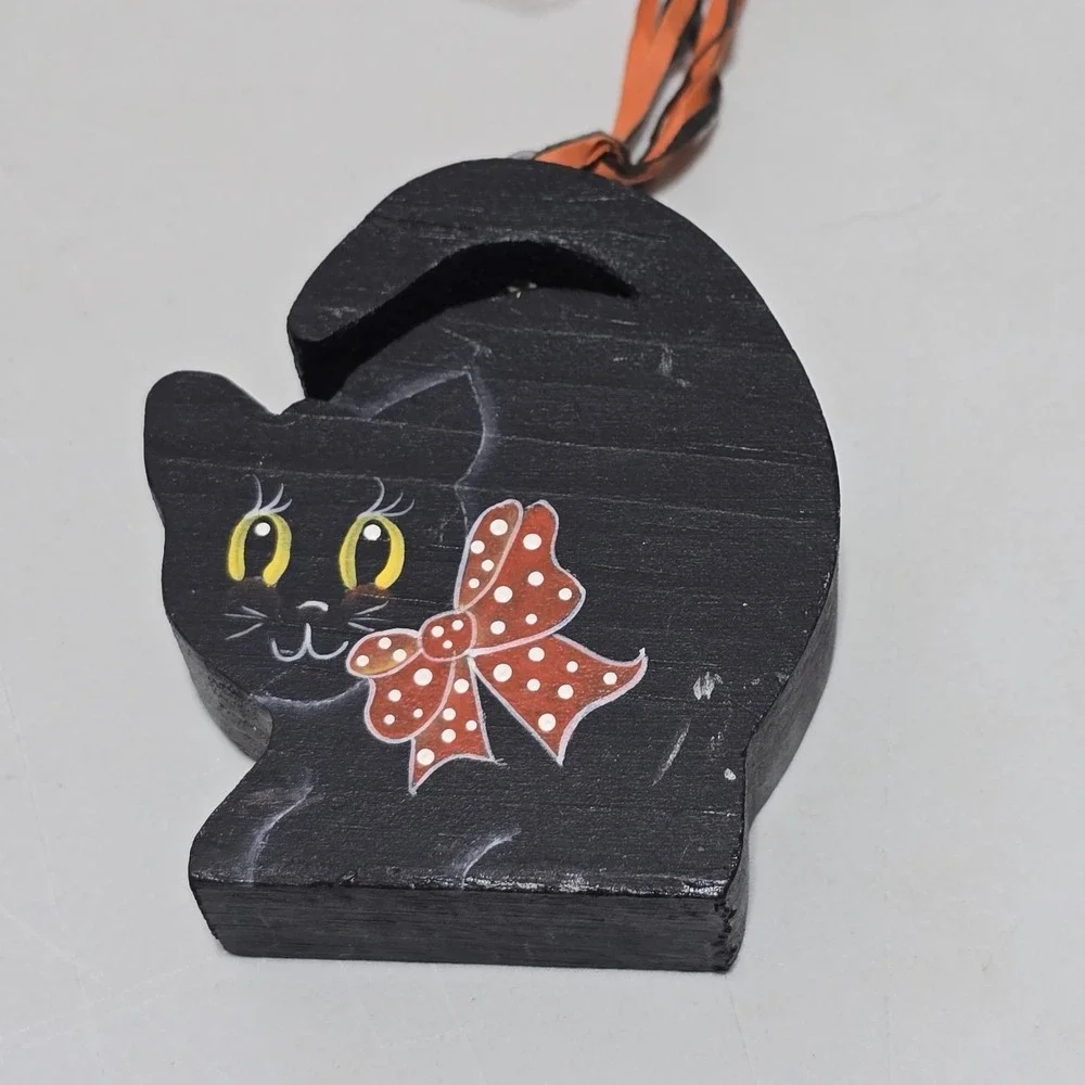 Wooden Black Cat Kitten Hand‎ Crafted Painted Halloween Fall Folk Art Decor